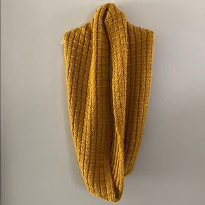 NWOT Mustard Knit Circle Scarf